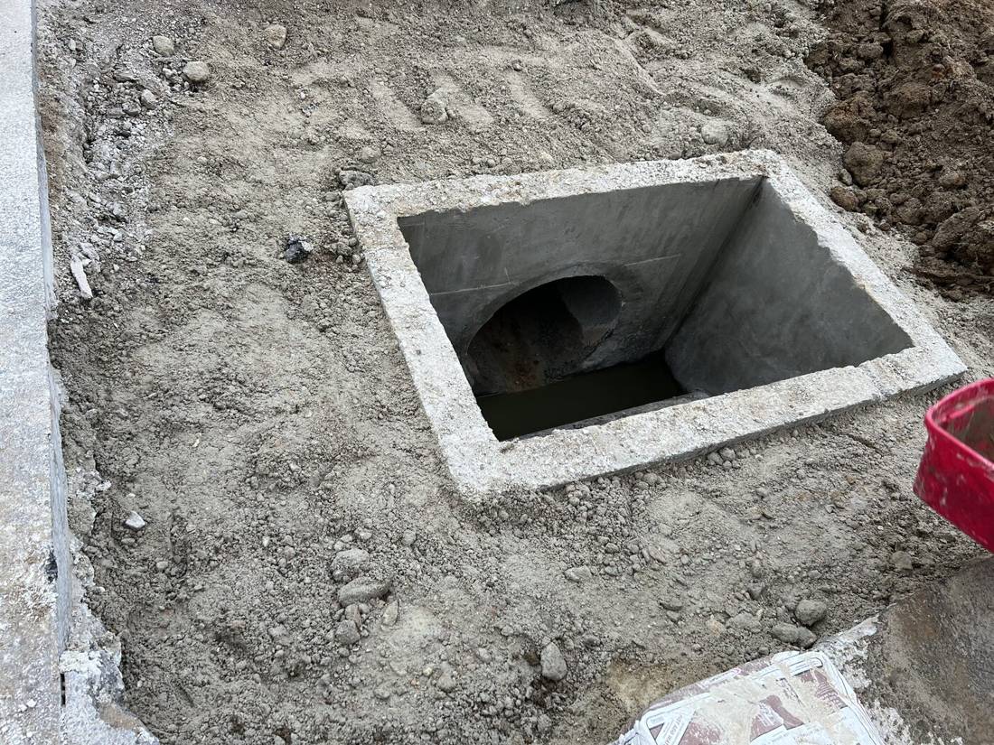Concrete catch basin